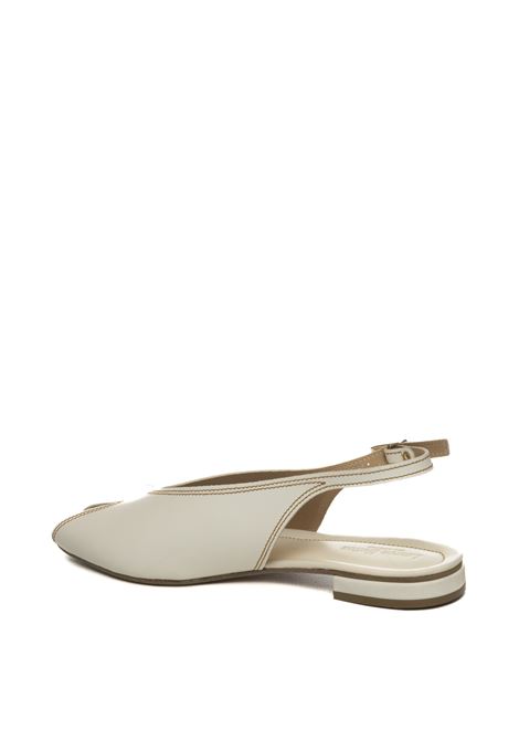  LAUREN HUTTON | D15SASSY-PANNA